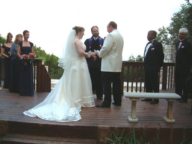 2003/10(Oct)/03(Urbik-Wedding)/640x480_2003-10-05 18-15-28.JPG